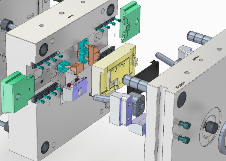 Progettazione stampi con disegno cad in azienda